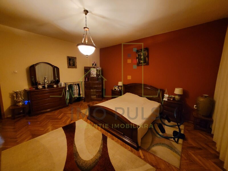 Casa individuala. Mobilata si utilata. Dispune de toate utilitatile.