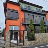 Casa individuala. Mobilata si utilata. Dispune de toate utilitatile